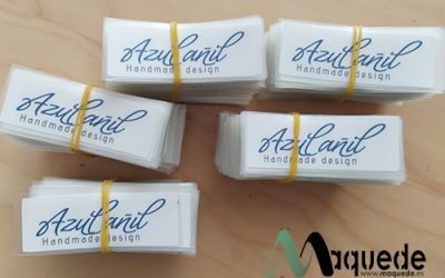 500 pegatinas termoadhesivas para la empresa Azul Añil