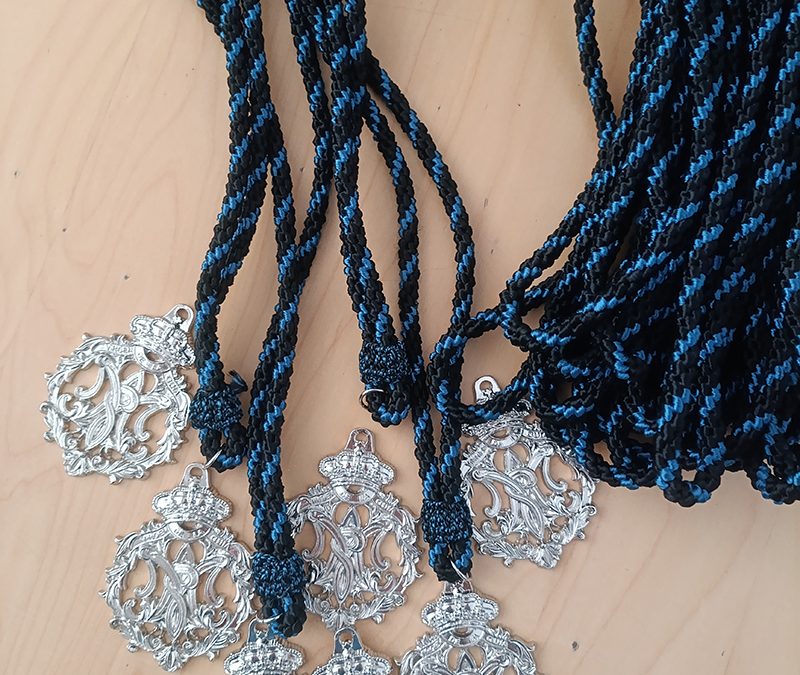 200 medallas de hermandad para la Cofradía de la Guía de Puente Genil